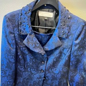 NWT  size 4  Tahari Arthur S Levine women 2 piece skirt suit. Sapphire/Black